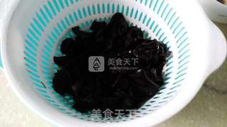 凉拌黑木耳的做法步骤:3