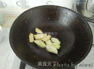 土豆炖排骨的做法步骤:3