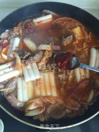 韩式牛肉炒年糕的做法步骤:7