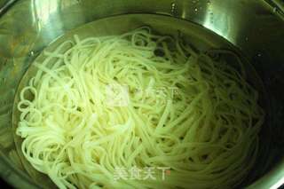 韩式辣海鲜拌凉面的做法步骤:9