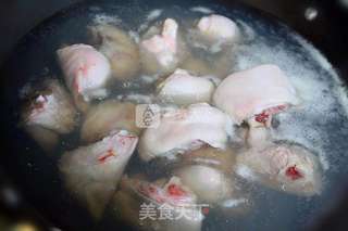 红烧猪蹄的做法步骤:2