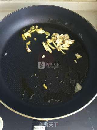 韩式牛肉炒年糕的做法步骤:2