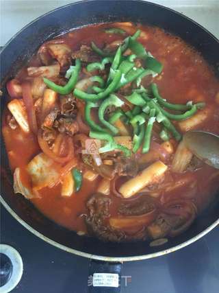 韩式牛肉炒年糕的做法步骤:8