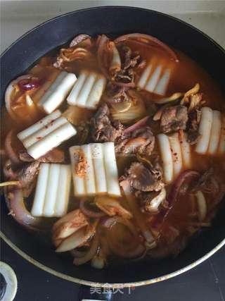 韩式牛肉炒年糕的做法步骤:6