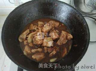 土豆炖排骨的做法步骤:7