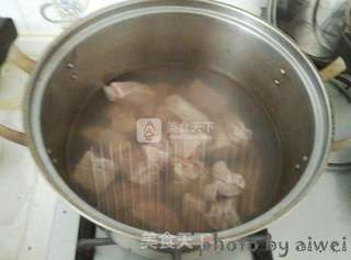 土豆炖排骨的做法步骤:2