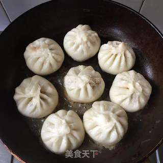 生煎小笼包的做法步骤:7