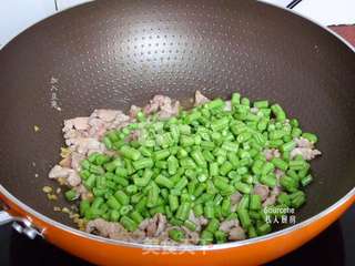 豆角炒肉的做法步骤:4