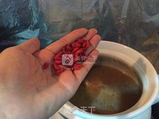 阿胶乳鸽养生汤的做法步骤:5