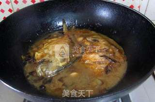 红烧鲳鱼的做法步骤:9