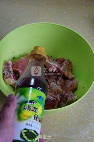 让排骨变得清爽滑嫩【荷叶蒸排骨】的做法步骤:4