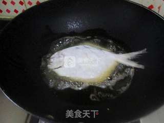 红烧鲳鱼的做法步骤:6