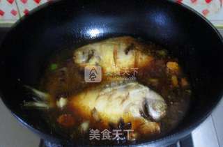 红烧鲳鱼的做法步骤:8