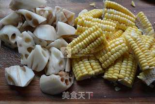 莲藕玉米排骨汤的做法步骤:6