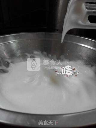 【肉松蛋糕卷】有肉的咸蛋糕嚼着就是香的做法步骤:4