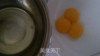 火龙果戚风蛋糕的做法步骤:3