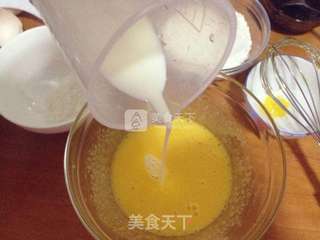 香草戚风蛋糕的做法步骤:5