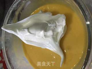 蓝莓戚风蛋糕卷的做法步骤:9