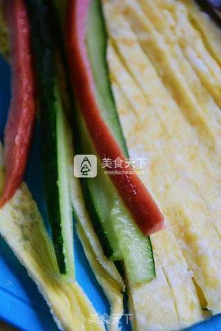 寿司的花样做法【爱心寿司】的做法步骤:3