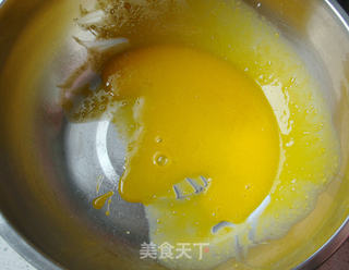 草莓戚风蛋卷的做法步骤:5