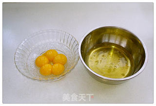 适合烘焙新手的基础戚风的做法步骤:2
