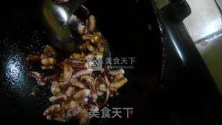 鱿鱼须炒韭菜的做法步骤:11