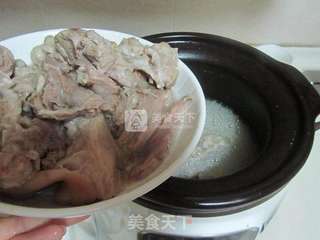 蹄花萝卜汤的做法步骤:6