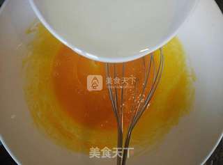 天鹅戚风蛋糕的做法步骤:4