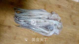 鱿鱼须炒韭菜的做法步骤:3