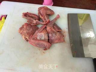 虫草花炖鸽子的做法步骤：1
