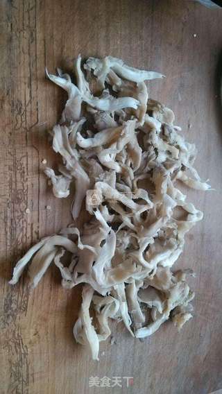 干炸椒盐蘑菇的做法步骤:2