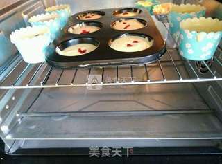 蔓越莓戚风蛋糕的做法步骤:11