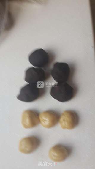 广式月饼的做法步骤:2