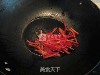 腊肉红椒炒韭菜的做法步骤:6
