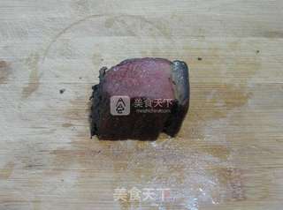 腊肉红椒炒韭菜的做法步骤:4