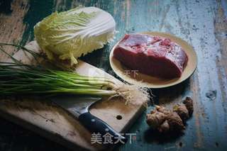 白菜牛肉包的做法步骤：1