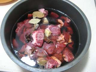 牛腩烧土豆的做法步骤:3