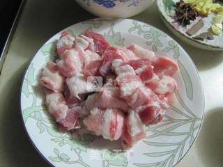 红烧肉烧板栗的做法步骤:4