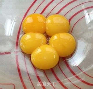 樱花戚风蛋糕卷的做法步骤:2