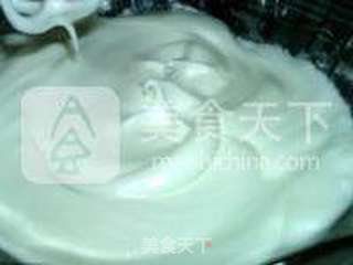 酸奶蔓越莓戚风蛋糕的做法步骤:11