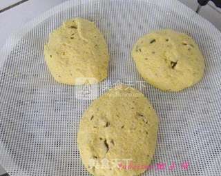 蜜枣豆渣玉米饼的做法步骤:6