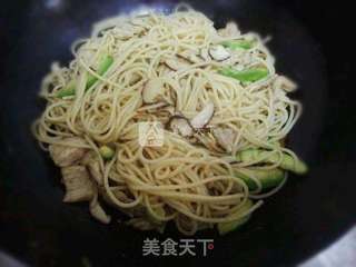 奶香牛油果酱鸡肉意面的做法步骤:12