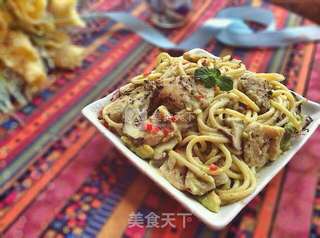 奶香牛油果酱鸡肉意面的做法步骤:16