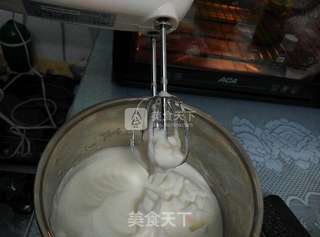 戚风蛋糕一号,初次挑战~的做法步骤:9