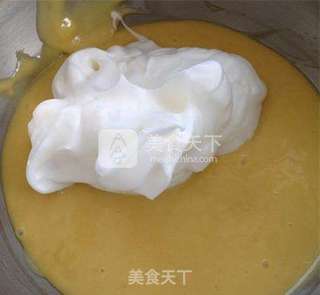 酸奶双色戚风蛋糕的做法步骤:12
