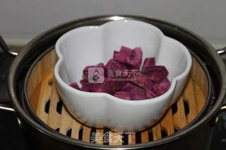 紫色诱惑——紫薯发糕的做法步骤:2
