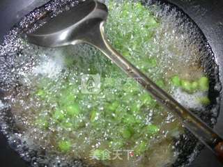 毛豆炒大头虾的做法步骤:3