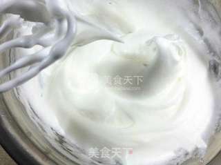 超级Q不会开裂的~芒果蛋糕卷的做法步骤:8