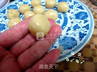 广式蛋黄月饼的做法步骤:7