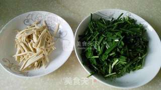 韭菜炒豆干的做法步骤:2